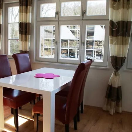 Ledwig, Emmi דירה